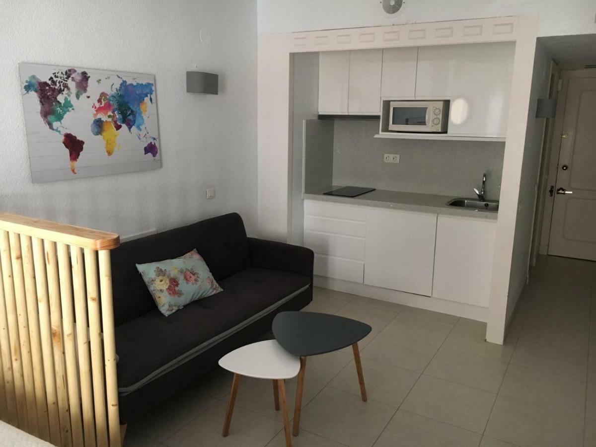 Nice Seafront Apartment อัลมูเญการ์ ภายนอก รูปภาพ